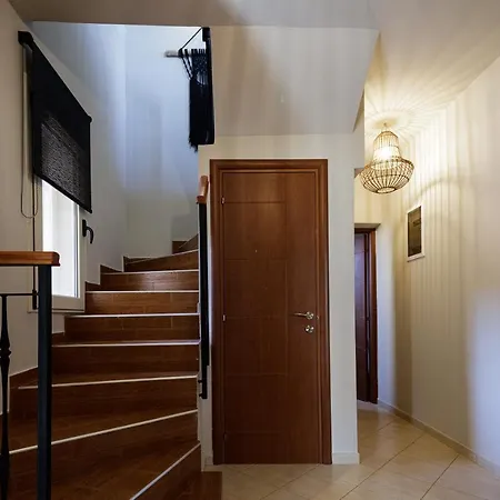 Nero Villa